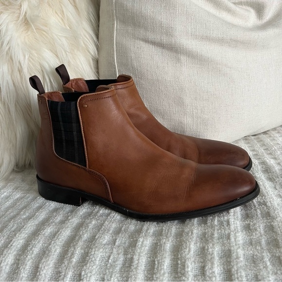 Florsheim Men's Beat Plain Toe Gore Chelsea Boots Size 8 Cognac Brown Leather